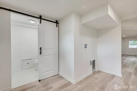 Entry Way - 23 Nancy Cir, Edison, NJ 08817 photo 6 of 7