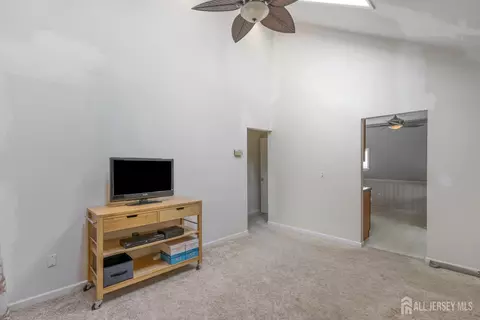 Entry Way - 96 Conover Pl, Middlesex, NJ 08846 photo 2 of 3