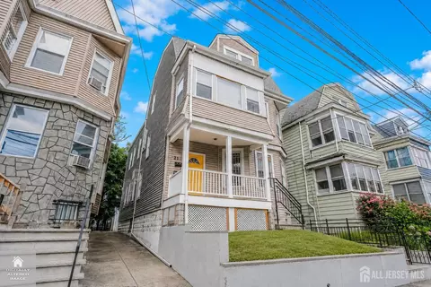 21 Gladstone Ave, Newark, NJ 07106