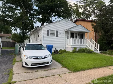211 E Louis Pl E, Iselin, NJ 08830