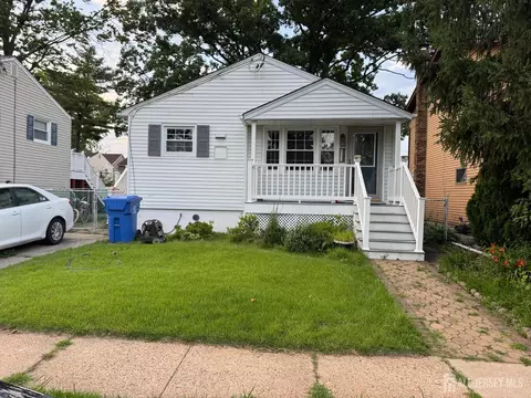 211 E Louis Pl E, Iselin, NJ 08830