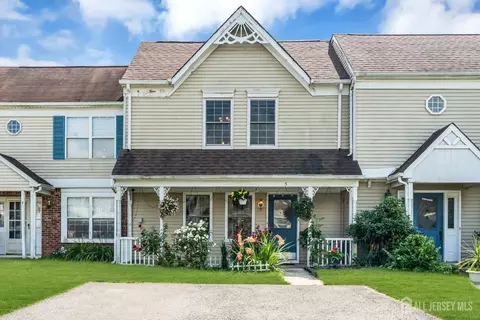 5 Anderson Ct, East Brunswick, NJ 08816