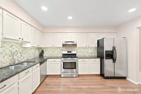 Kitchen - 137 Redpine Loop, Old Bridge, NJ 08857 photo 2 of 3