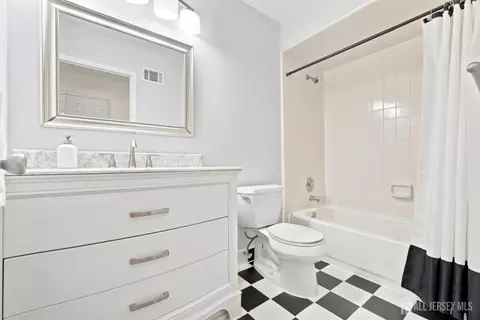 Bath - 137 Redpine Loop, Old Bridge, NJ 08857 photo 2 of 3