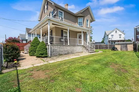 11 Charles St, South River, NJ 08882