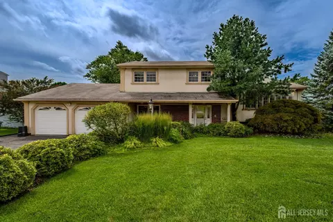 Exterior - 10 Devonshire Rd, Parlin, NJ 08859 photo 2 of 11