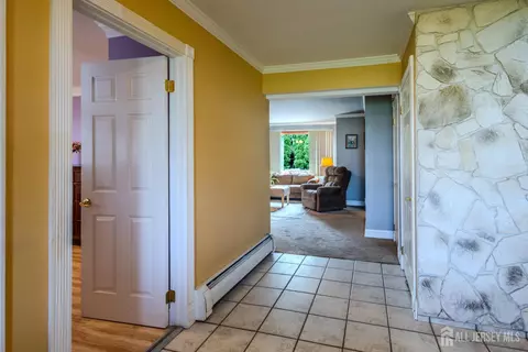 Entry Way - 10 Devonshire Rd, Parlin, NJ 08859 photo 3 of 5