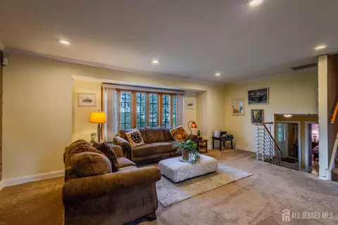 Living - 10 Devonshire Rd, Parlin, NJ 08859 photo 3 of 4