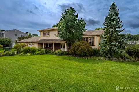 Exterior - 10 Devonshire Rd, Parlin, NJ 08859 photo 3 of 11