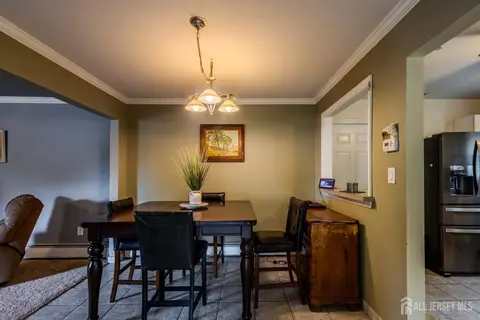 Dining - 10 Devonshire Rd, Parlin, NJ 08859 photo 2 of 4