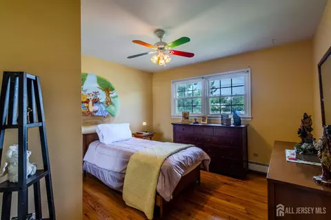 Bedroom - 10 Devonshire Rd, Parlin, NJ 08859 photo 2 of 4