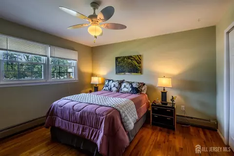 Bedroom - 10 Devonshire Rd, Parlin, NJ 08859 photo 3 of 4