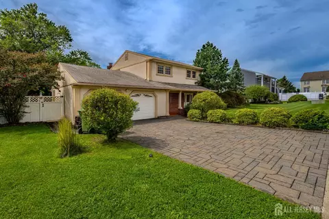 Exterior - 10 Devonshire Rd, Parlin, NJ 08859 photo 4 of 11