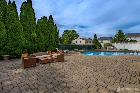 Exterior - 10 Devonshire Rd, Parlin, NJ 08859 photo 7 of 11