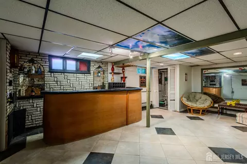 Entry Way - 10 Devonshire Rd, Parlin, NJ 08859 photo 5 of 5