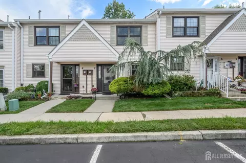 7 King Charles Ct, Englishtown, NJ 07726