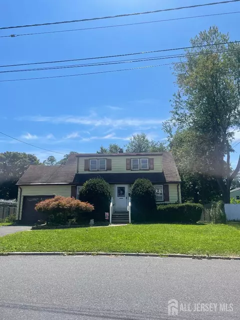3 Lois Ave, East Brunswick, NJ 08816