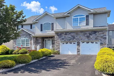 77 Timberhill Dr, Franklin Park, NJ 08823