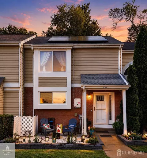 138 Stratford Ct, Hillsborough, NJ 08844