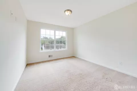 Bedroom - 519 Fairview Ave, Middlesex, NJ 08846 photo 1 of 3