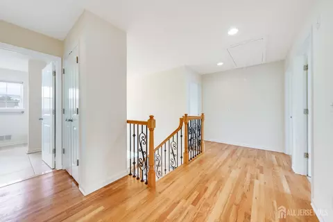 Entry Way - 519 Fairview Ave, Middlesex, NJ 08846 photo 5 of 8
