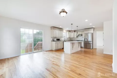 Other - 519 Fairview Ave, Middlesex, NJ 08846 photo 2 of 10
