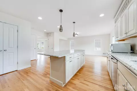 Entry Way - 519 Fairview Ave, Middlesex, NJ 08846 photo 1 of 8