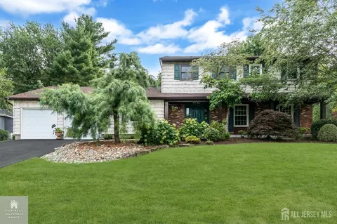 58 Valley Forge Dr, East Brunswick, NJ 08816