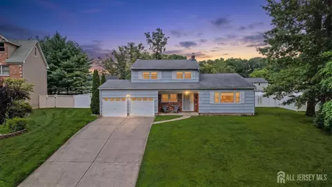 16 Neal Dr, East Brunswick, NJ 08816