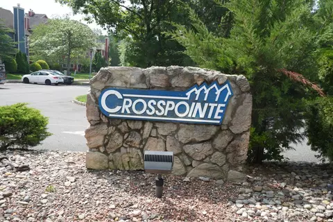 152 Longfield Ct, East Brunswick, NJ 08816