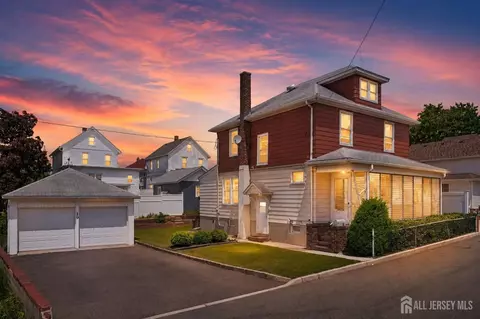 19 Church St, Sayreville, NJ 08872