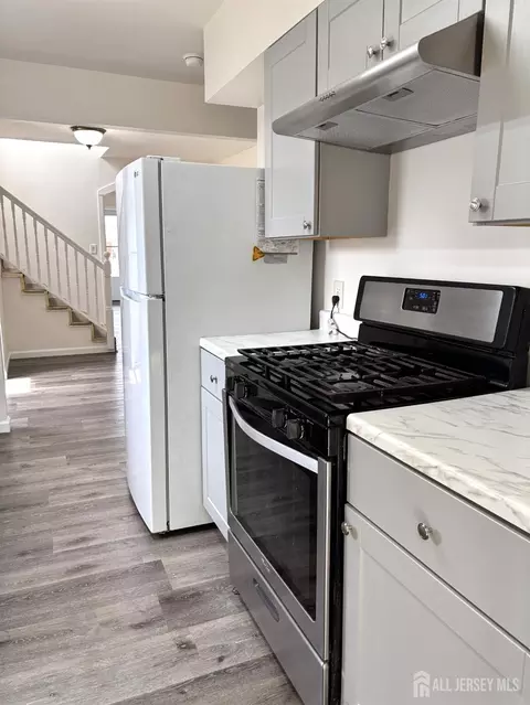 Kitchen - 210 Second St, Middlesex, NJ 08846 photo 2 of 3