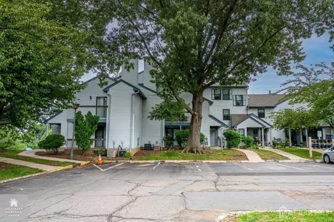 503 Woodbridge Commons Way, Iselin, NJ 08830