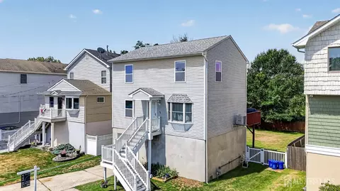 907 Harris Ave, Union Beach, NJ 07735