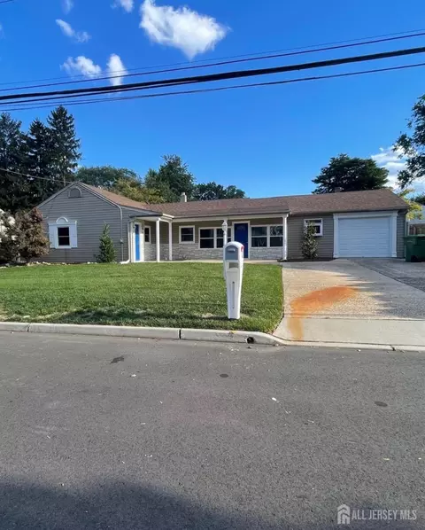 3 Pillar Dr, South Amboy, NJ 08879