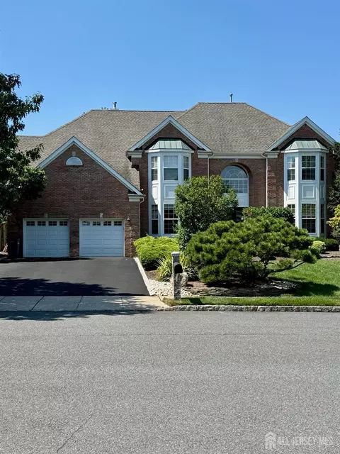 54 Crestwood St, Piscataway, NJ 08854