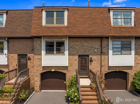 3504 N Oaks Blvd N, North Brunswick, NJ 08902