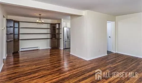 703 Cricket Ln, Woodbridge, NJ 07095