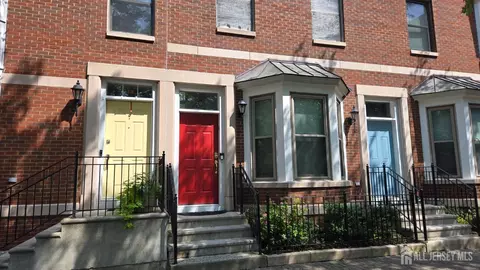 20 Hiram Sq, New Brunswick, NJ 08901