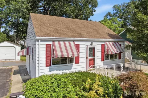42 Brookwood Rd, Spotswood, NJ 08884