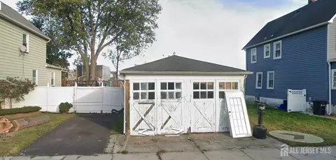 84 Heald St, Carteret, NJ 07008