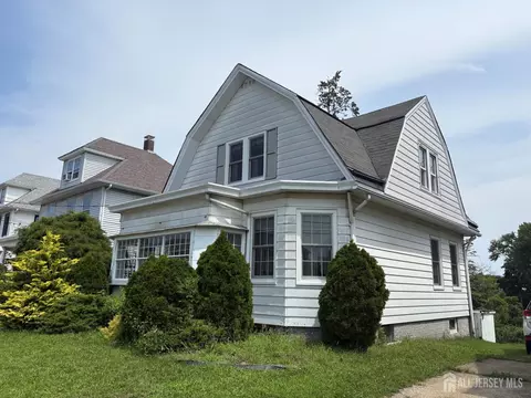 11 High St, South River, NJ 08882