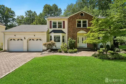 Exterior - 2 Link Pl, Edison, NJ 08820 photo 2 of 8