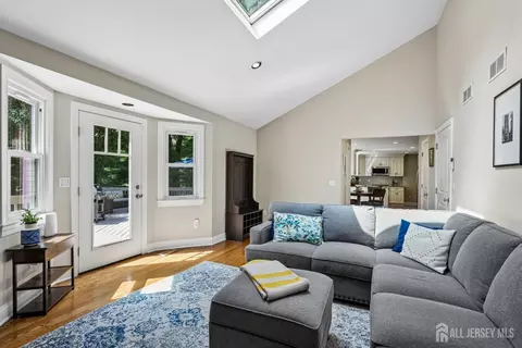 Living - 2 Link Pl, Edison, NJ 08820 photo 4 of 4