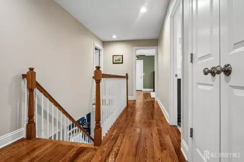 Entry Way - 2 Link Pl, Edison, NJ 08820 photo 3 of 3