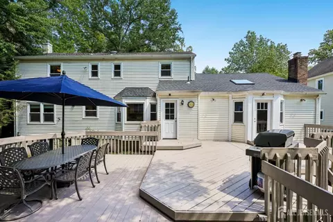 Exterior - 2 Link Pl, Edison, NJ 08820 photo 3 of 8