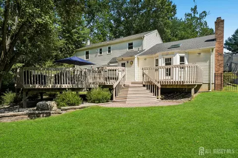 Exterior - 2 Link Pl, Edison, NJ 08820 photo 7 of 8