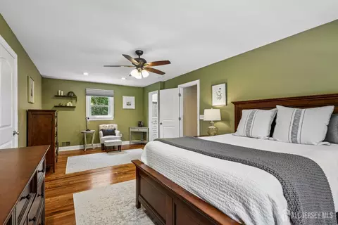 Bedroom - 2 Link Pl, Edison, NJ 08820 photo 1 of 4