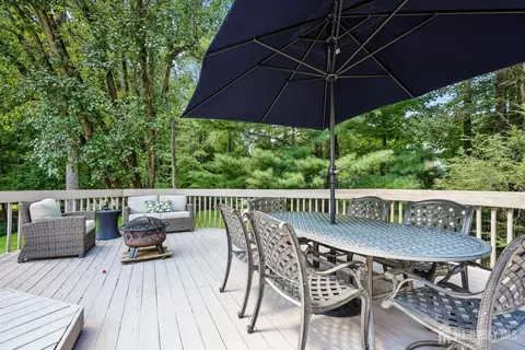 Exterior - 2 Link Pl, Edison, NJ 08820 photo 4 of 8