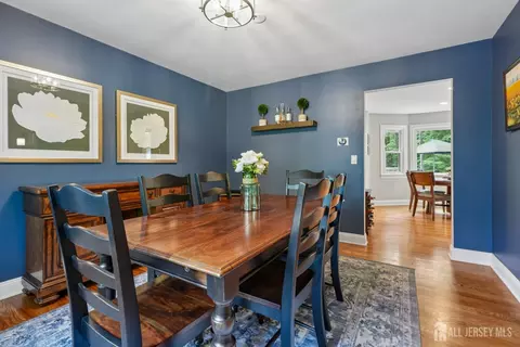 Dining - 2 Link Pl, Edison, NJ 08820 photo 2 of 3